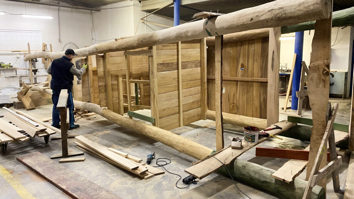 Úvodní fotografie k blogovému příspěvku společnosti Hřiště hrou #43: "Jak vzniká dětské hřiště II.: Od návrhu přes výrobu až po montáž"